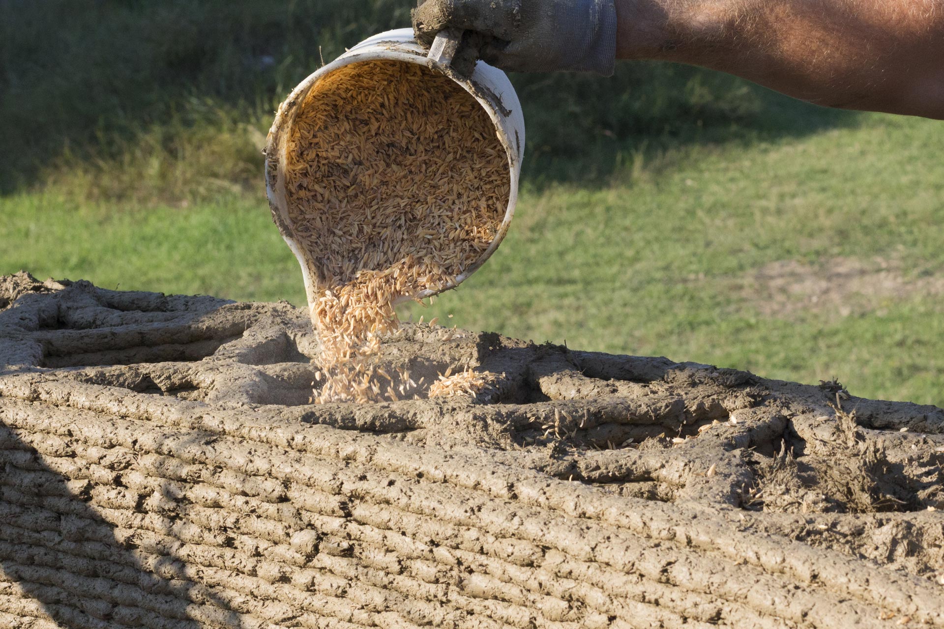 3d printed wall in local earth and husks ph wasp 联合国将使用 wasp 技术在哥伦比亚 3d 打印建筑物 - 3d打印行业资讯网