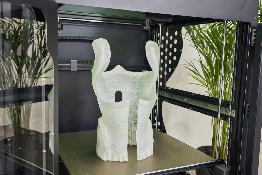Qwadra 和 create it real 建立合作伙伴关系开发 3d... 3 Sona edge print 矫形胸衣。照片来自 qwadra。