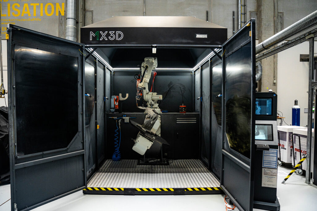 BMW WAAM 3D Printed part M3D robotic cell 苹果和飞利浦：从沙到客户或垂直整合的喜悦-3dprint.com