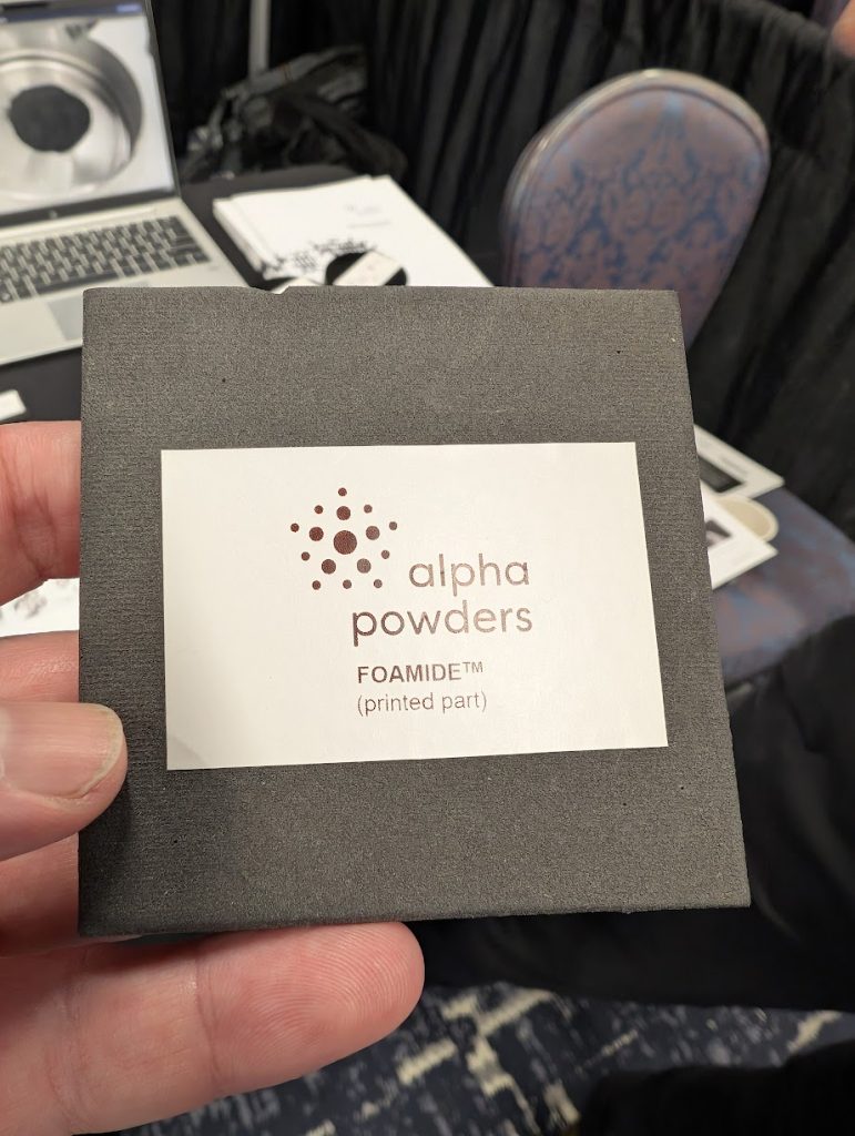 Alpha Powders通过3D打印将废物变成性能... - 3D打印行业资讯网 1 Alpha粉末Foamide 3D打印样品。迈克尔·佩奇(Michael Petcha)的照片。