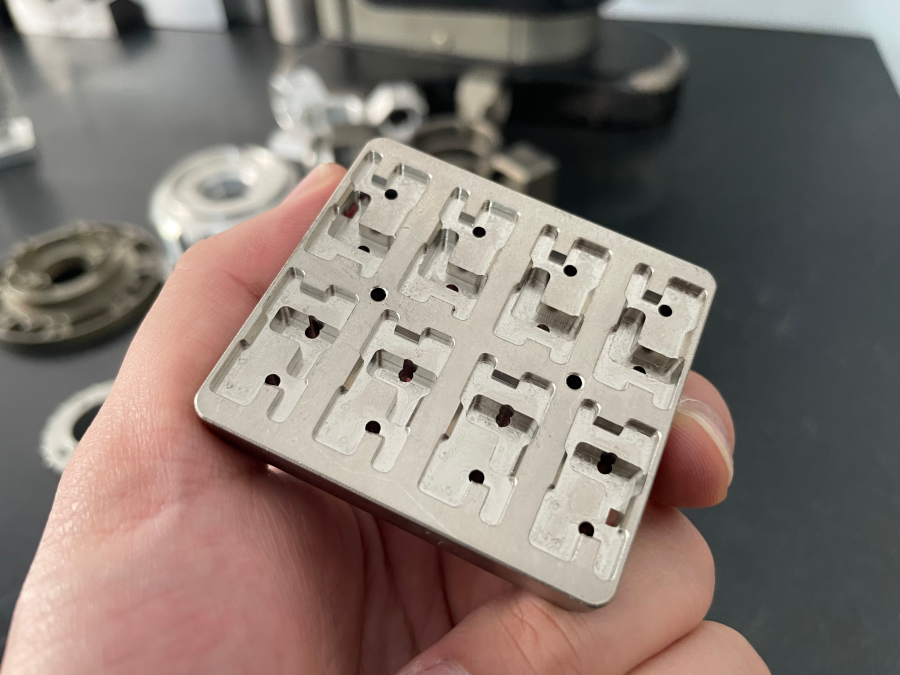 02fdcc5f546d30c08924de7b4ab8c9a8 太原数控切割加工，精度效率双保障！