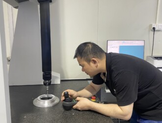 5adfd7f5b9aff17cf8cf4af2c2f17c30 scaled 数控自动平旋盘加工生产：工人必看的效益提升法