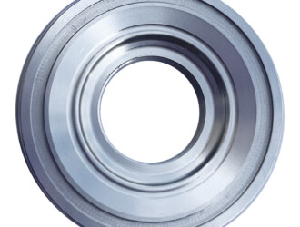 5dbb04d8e21cbde1214af74944c6a6e1 揭秘戒指数控加工：3步打造完美婚戒的精密工艺