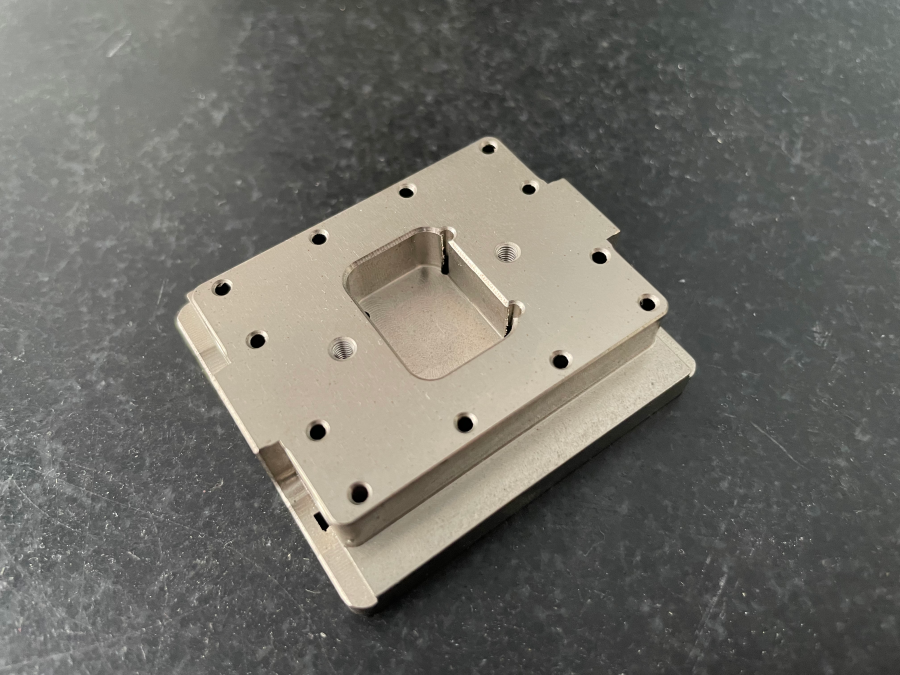 ec799a083489b88c1c8771ab3a302b83 数控加工中心如何加工端盖？